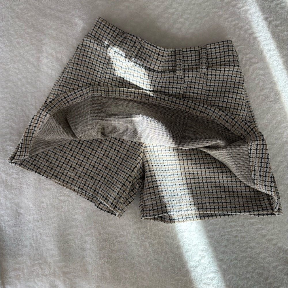 Zara Kids Black and Cream Checkered Mini Skirt with shirts - Picture 2 of 4